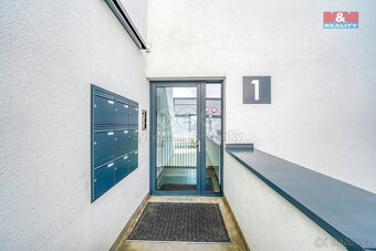Prodej bytu 1+kk, 39 m², Praha, ul. Mošnova + park. stání - 17