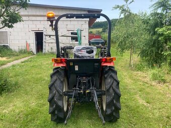 Malotraktor s čelním nakladačem YANMAR EF 224d 4x4 - 17