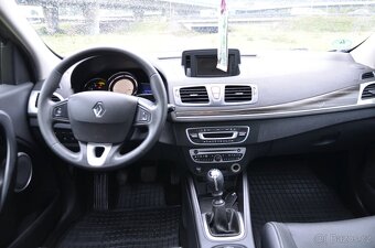 Renault Megane 3 kombi, 2.0 dCi, 118kW, max.výbava - 17