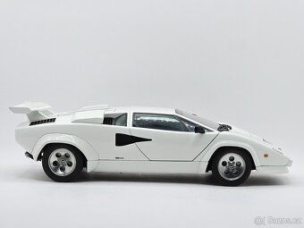 Lamborghini Countach 5000s 1:18 Autoart - 17
