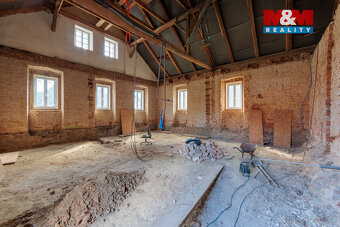 Prodej rodinného domu 500 m², Mlečice - 17