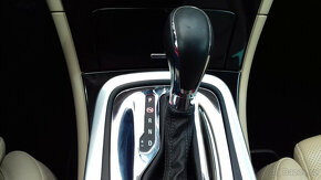 Opel Insignia 2,0 CDTi Sports Tourero SW 4x4 Nová TK - 17