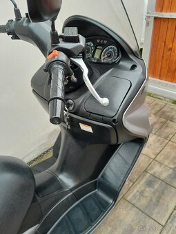 Suzuki Burgman 200i 2016, výborný stav, ZIMNÍ CENA - 17