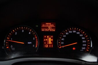 Toyota Avensis 2.0l D-4D - 17