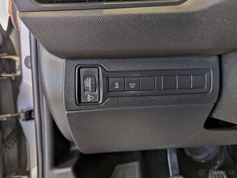 Peugeot 308 1.6BlueHDi KAMERA, SERVIS, ČR - 17