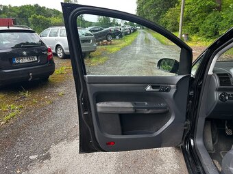 Volkswagen Touran 1,6 MPi 75kw, nové rozvody, 2008, 7 míst - 17