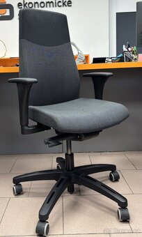 Prodáme kompletní vybavení kanceláře – špičková kvalita - 17