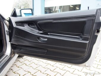 BMW 850i E31 1991 stříbrný celolak, najeto jen 122 600 km - 17