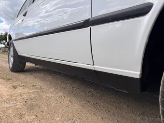 BMW E30 320i coupe klima/bez šíbru - 17