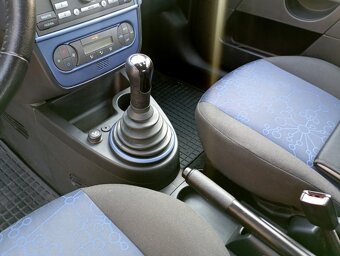 Ford Fiesta 1.3i 51kw - 17