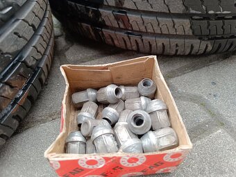 Letní obutí Ford 16" ALU + 205/55 R16 zánovní pneu - 17