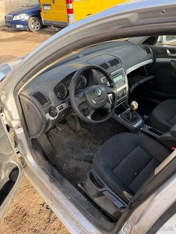 Náhradní díly - ŠKODA OCTAVIA II 2.0 TDI 81 Kw CFHF - 17