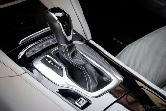 Opel Insignia ST 2.0 Turbo S&S Exclusive 4x4 AT8 - 17