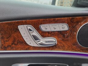 Mercedes Benz E400,4MATIC-4x4,250kW,masáže - 17