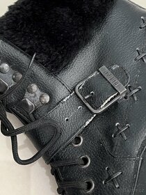 Dámské kotníkové boty s kožíškem – vel. 37 - 17