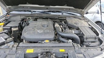 NISSAN PATHFINDER 2,5 DCI - 17