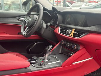 Alfa Romeo Stelvio 2019 - 17