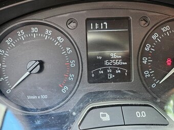 Prodám škoda rapid 1,6 TDI - 17