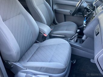 VOLKSWAGEN CADDY MAXI 2,0TDi 7míst záruka km - 17