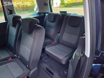 VW Sharan 2.0TDI 103kW, DSG, 7.míst, 2014, xenon, po servisu - 17