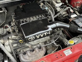Toyota Yaris 1.0 VVT-i Klima Nová STK 5 dveří Rok 2005 - 17