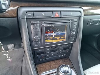 Audi S4  4.2   V8 - 17