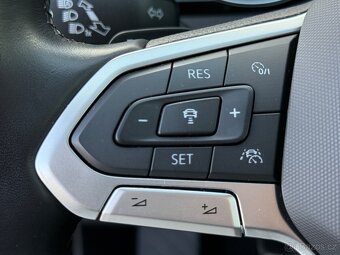 VW Passat Variant Elegance 2.0 TDI DSG ODPOČET - 17