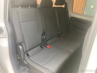 VOLKSWAGEN CADDY MAXI 1,4 Si 7míst 150k HIGHLINE - 17