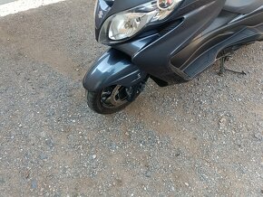 Suzuki burgman 400i ABS 2012 cz doklady v ceně - 17
