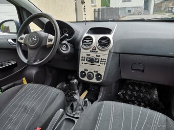 OPEL CORSA 1.3i BENZÍN 59KW KLIMATIZACE 87TIS.KM R.V.2007 - 17