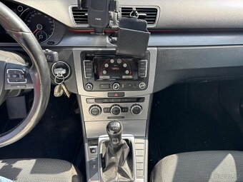 VOLKSWAGEN PASSAT 1.6TDI-77KW -2013-SEDAN - 17