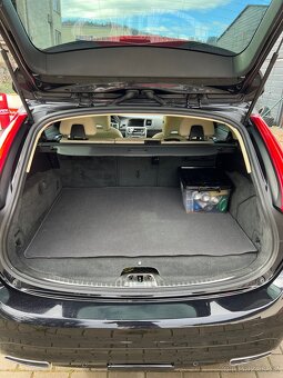 Volvo V60 D6 Plug-In Hybrid - 17