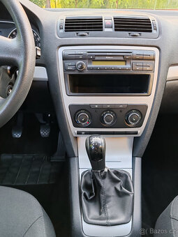 benzínová Škoda Octavia 2 Faceli 1.6 Mpi 115000km bez koroze - 17
