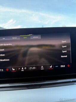 ŠKODA OCTAVIA IV 2,0TDi 85kW STYLE VYHŘ.OKNO TAŽNÉ 2022 - 17