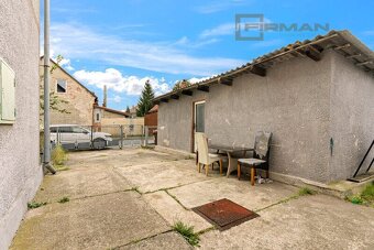 Prostorný dům v České Lípě k rekonstrukci – skvělá investičn - 17