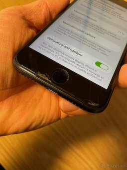 Apple iPhone SE 2020 128 GB, černý - 17