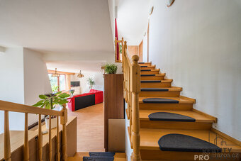 Prodej rodinného domu 315 m2, pozemek 834 m2, Perunská Hodon - 17