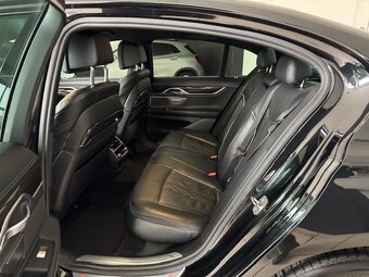 BMW Řada 7, 750i xDrive, 330kW - 17