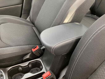 Jeep Renegade Panoramaticka strecha Limited - 17