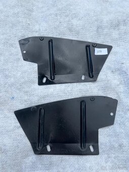 Plechy kolem motoru na Tatru 613 - 17