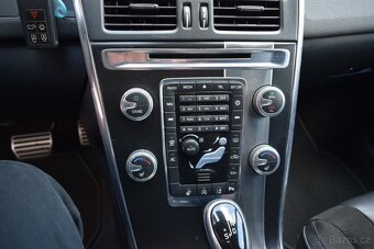 Volvo XC60 2.0D D4/TAŽNÉ/VÝBAVA/KŮŽE/AUT/ - 17