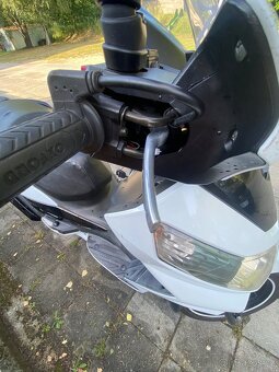 Prodám skútr Sym -city 300i - 17