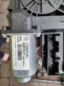 Volkswagen Touran 1.9TDI,77KW, stříbrná, BKC, LA7W - 17