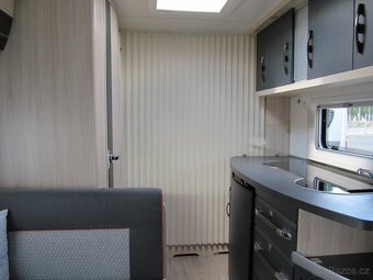 Prodám karavan Hobby 440 SF,r.v.2016 + mover + předstan. - 17