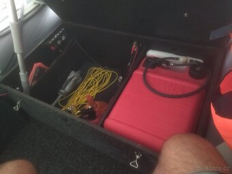 Motorový člun - 17