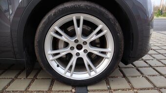 Tesla Model Y Long Range 4WD - 17