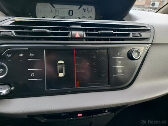 Citroën Grand C4 Picasso 1.2PT 7MÍST 2017 PO VELKÉM SERVISE - 17