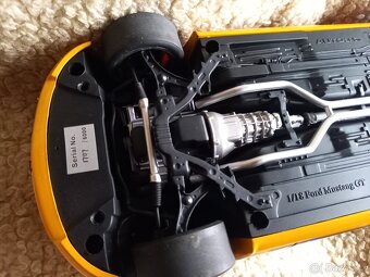 Prodám Ford Mustang GT - 1:18 -AutoArt,použitý,limitovaný - 17
