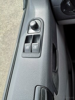 VOLKSWAGEN TRANSPORTER T5 9.MÍST 2.0TDi 75KW 2010 - 17