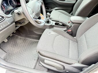 Hyundai i30 kombi, 1,5 DPi, záruka, nájezd pouze 20 000 km - 17